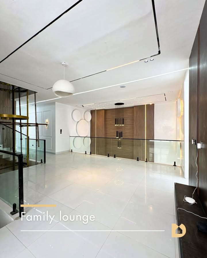 6 Bedroom Detached Duplex – Chevron