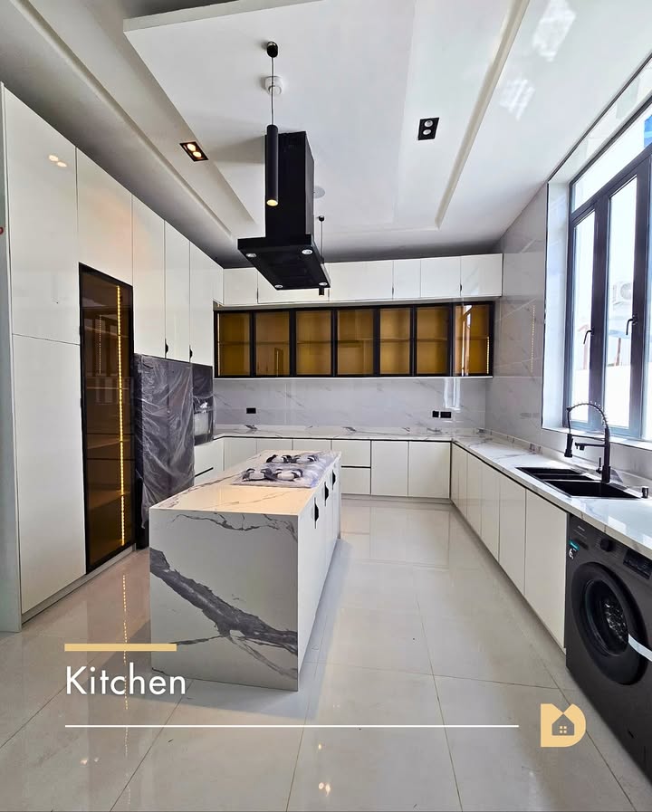 5 Bedroom Detached Duplex – Chevron