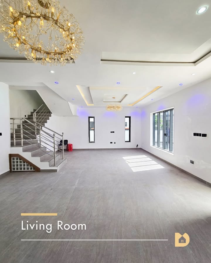 5 Bedroom Detached Duplex – Osapa London