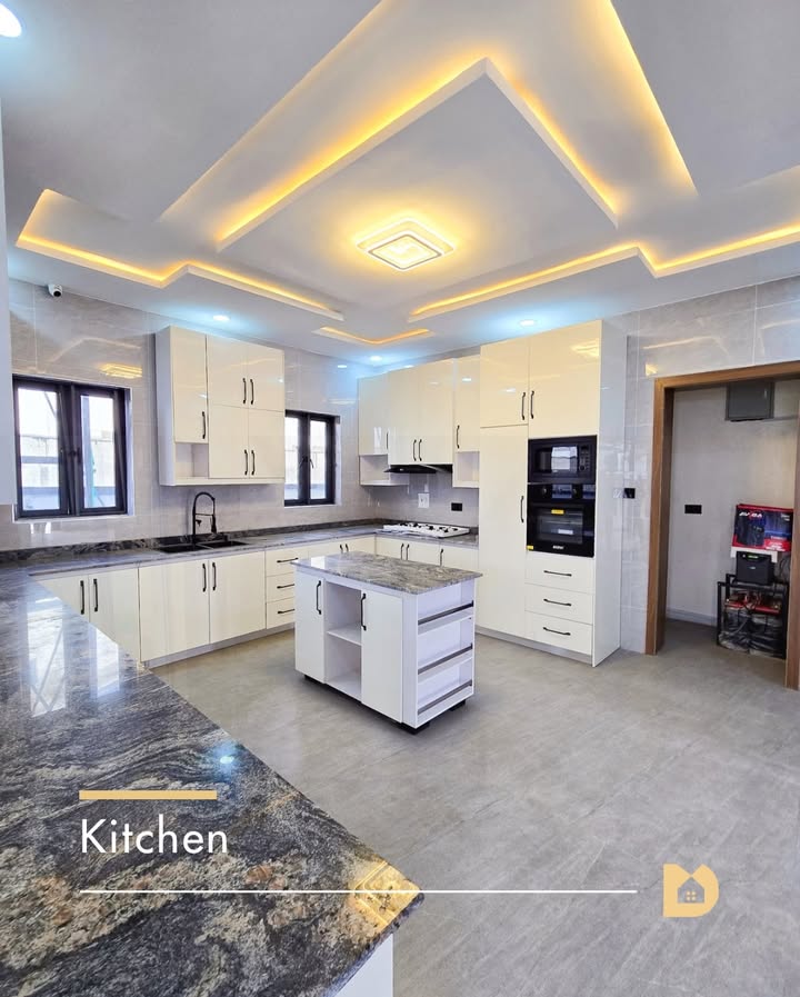 5 Bedroom Detached Duplex – Osapa London
