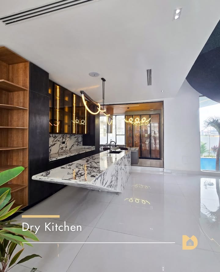 5 Bedroom Detached Duplex – Osapa London